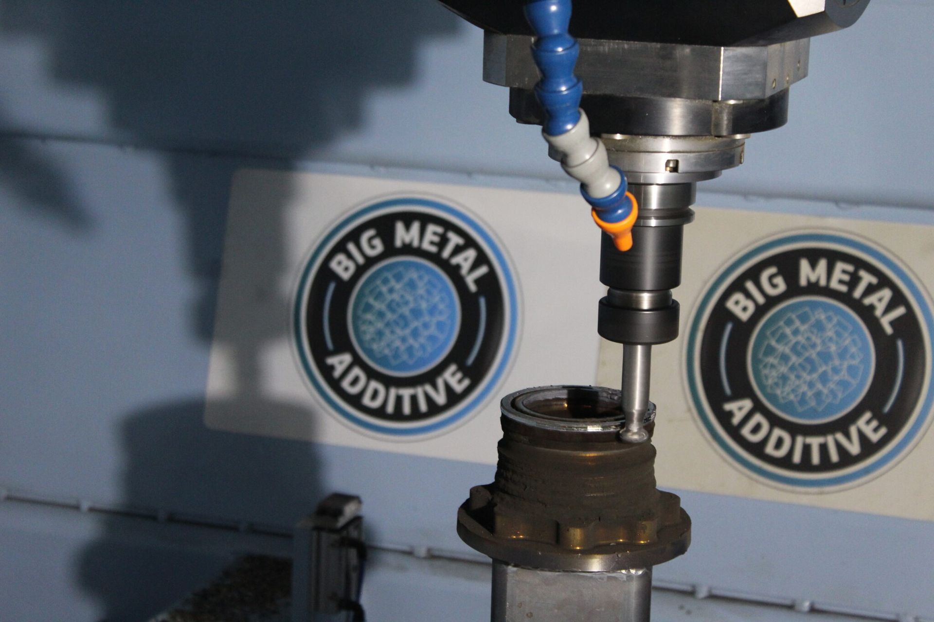 Xưởng sản xuất của Big Metal Additive (BMA) với các thiết bị hiện đại tích hợp in 3D kim loại và gia công 5 trục.