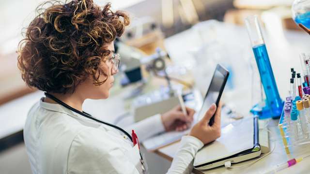 Siemens mở rộng danh mục phần mềm AI với thương vụ Dotmatics dành cho ngành Khoa học đời sống