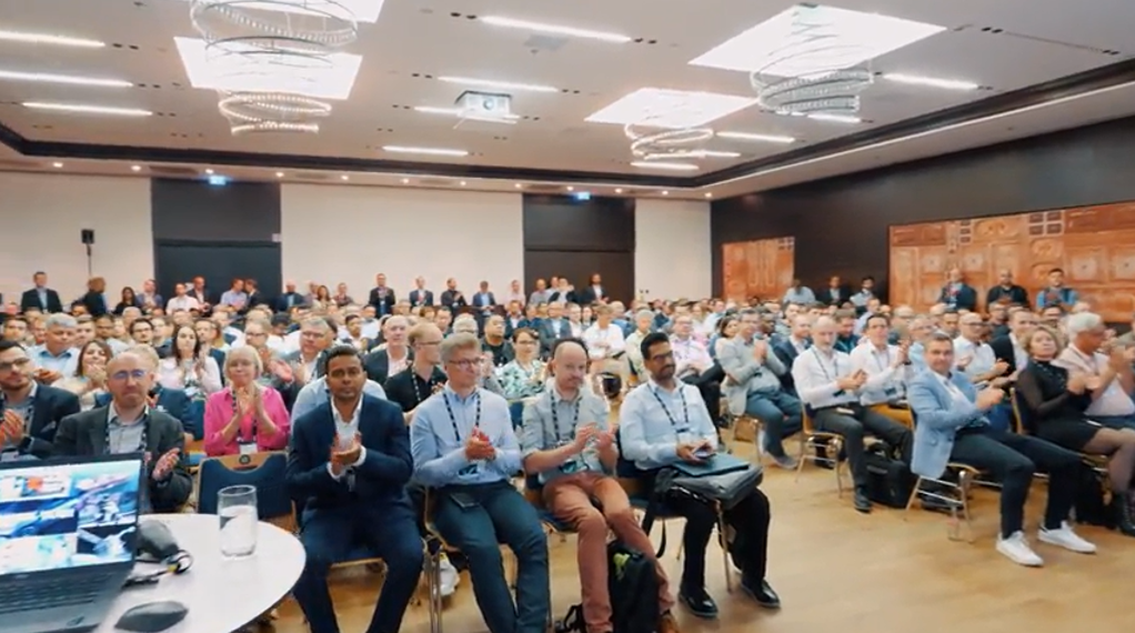 Cùng trao đổi về các xu hướng công nghệ và thành công khách hàng mới nhất từ Realize LIVE Europe